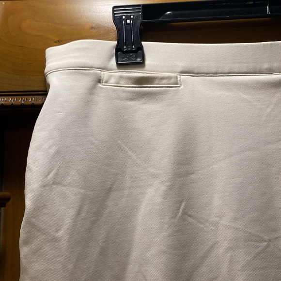 Adidas Climalite White Tennis /Golf with Built in Shorts Size 10 - Picture 2 of 9